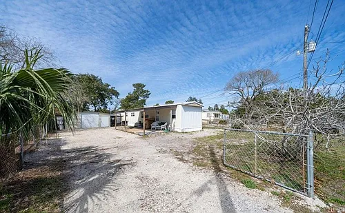 351 Palm Dr Photo 1