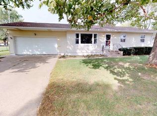 1004 14th Pl, Camanche, IA