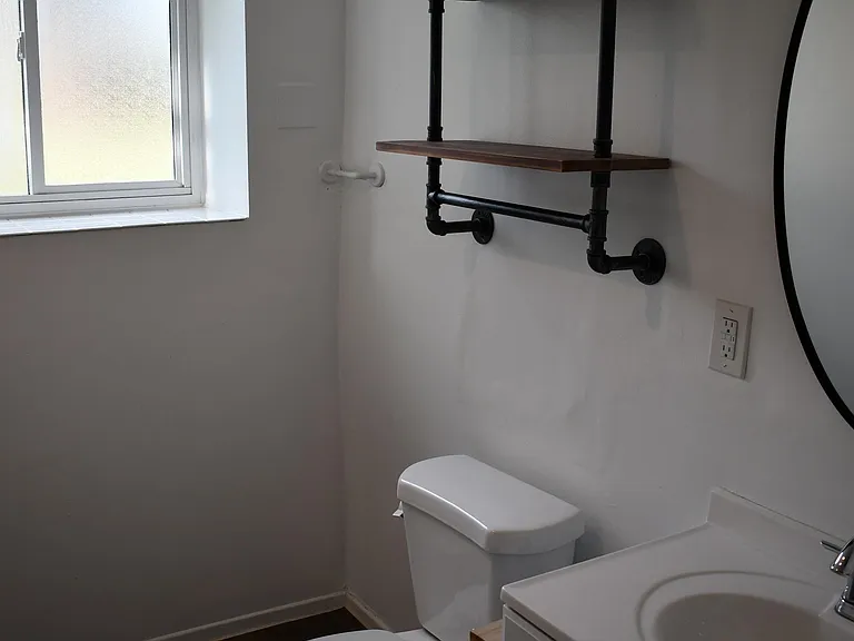 563 E Hilo St — Photo 7