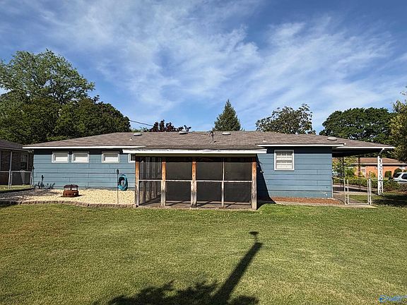 2nd image of 1518 15th Ave SW