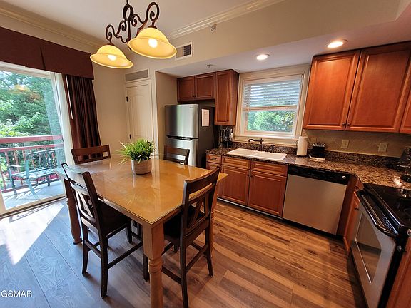 2nd image of 212 Dollywood Ln #111
