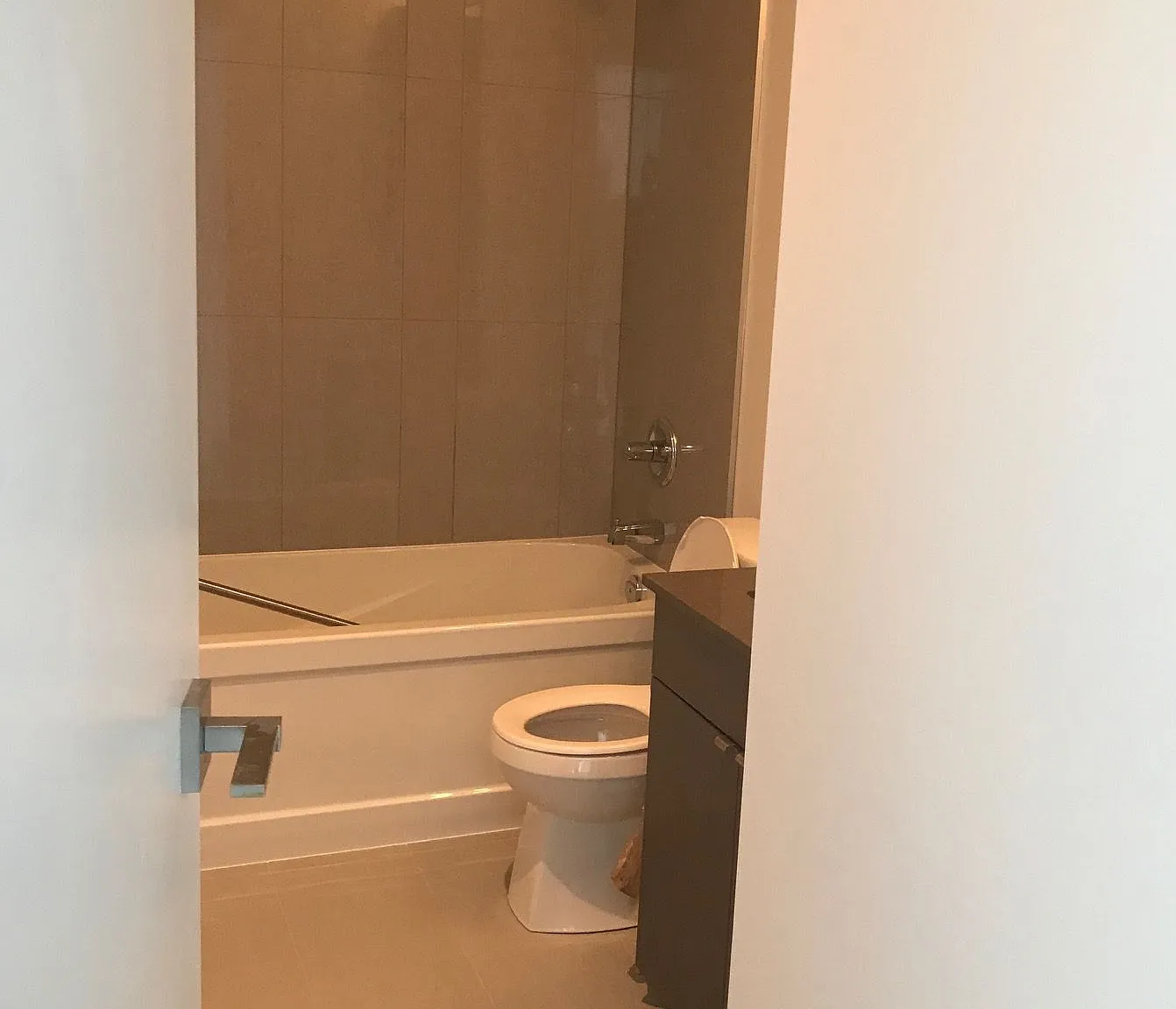 3 bed, $4,180 — Photo 4