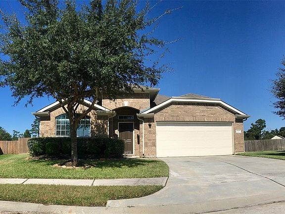 Nice three sided brick up with lots of recent updates and functional floorplan on a quiet cul-de-sac.