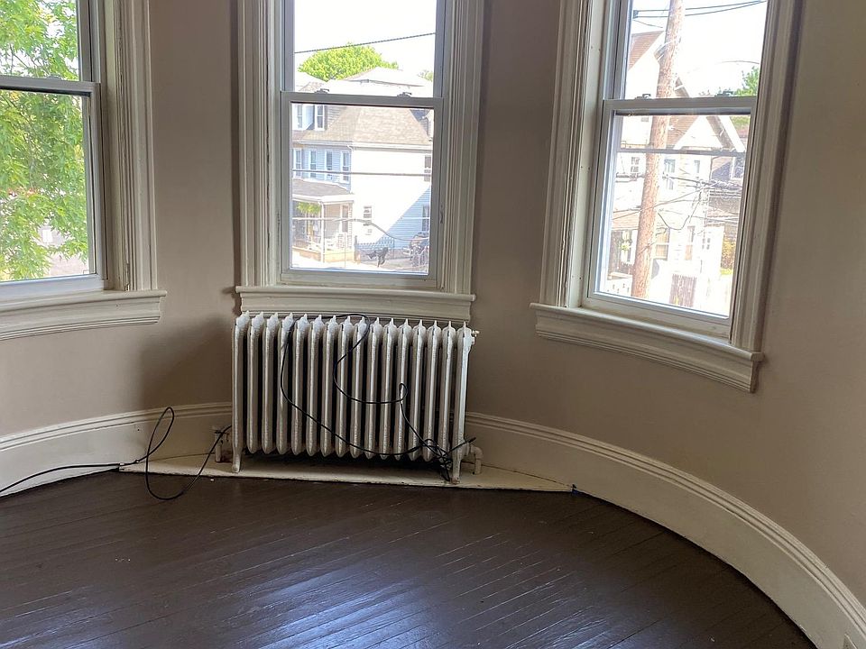 2nd image of 1130 Lehigh St #B