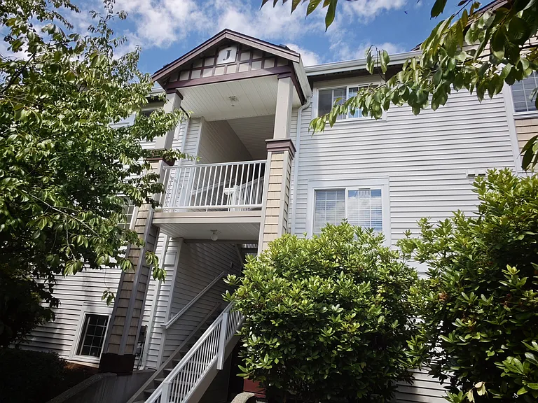 25235 SE Klahanie Blvd #J102 — Photo 1
