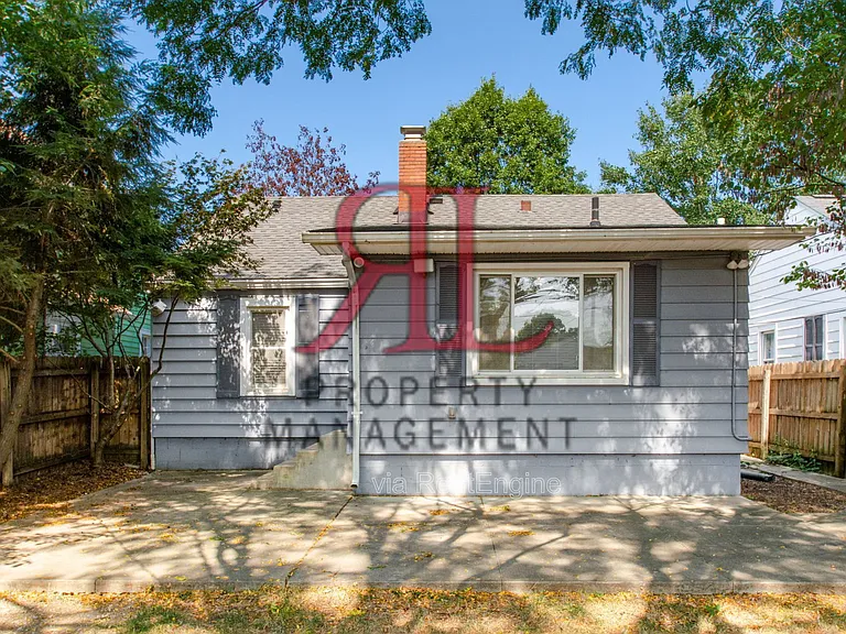 317 E Royal Forest Blvd — Photo 29