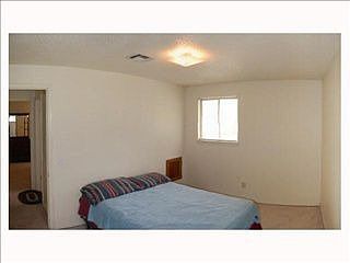 5th image of 3137 Greenbrier Ter