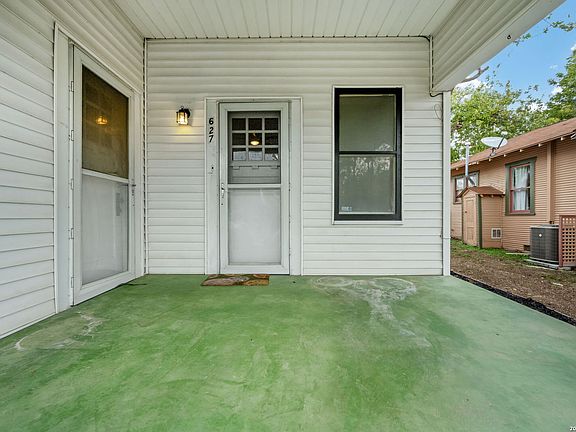 3rd image of 627 W Mulberry Ave