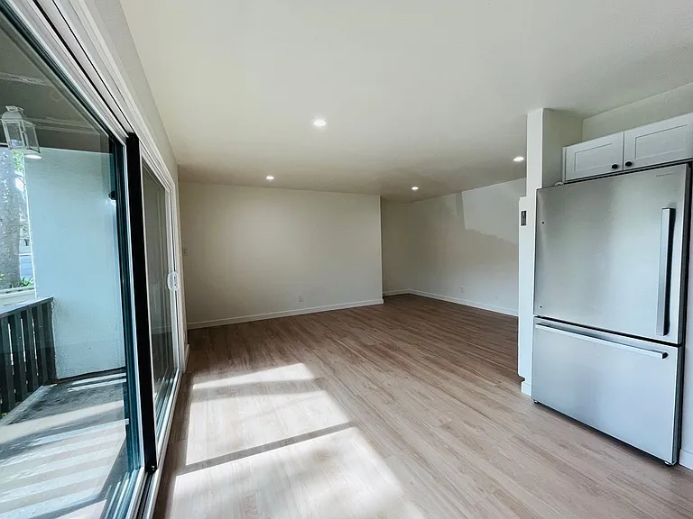 529 W. Victoria - 1236 San Pascual — Photo 17