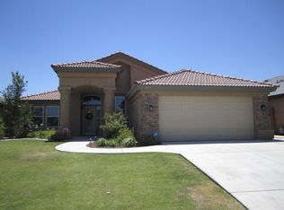 9515 Degranvelle Dr, Bakersfield, CA 93311