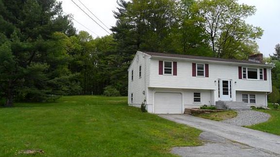 3rd image of 5 Maplewood Dr
