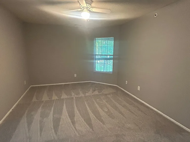 Idlewood Apartments — Photo 37