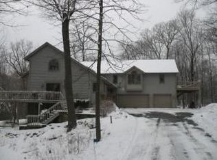 N23W30707 Golf Hills Dr, Pewaukee, WI 53072