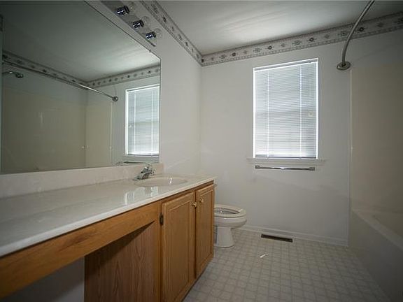 5th image of 3144 Florian St