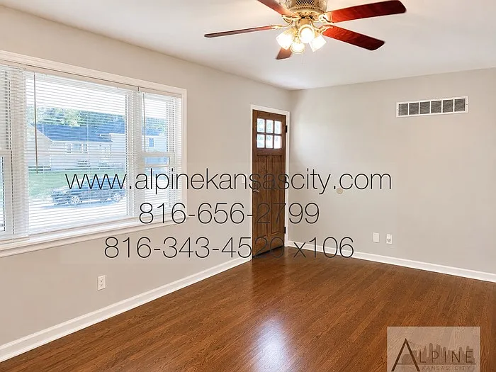 3 bed, 1.5 bath, 1008 sqft, $1,750 — Photo 2