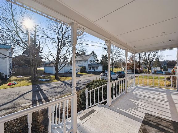 5th image of 141 E Elm St