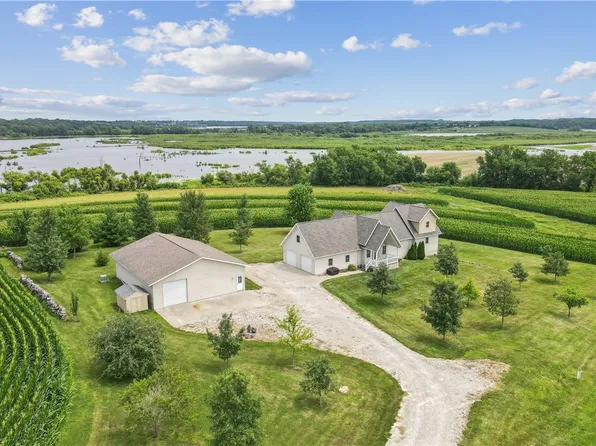 913 Marnett Dr, Knoxville, IA 50138