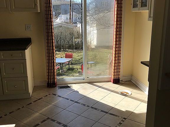 Kitchen Sliding door to yard