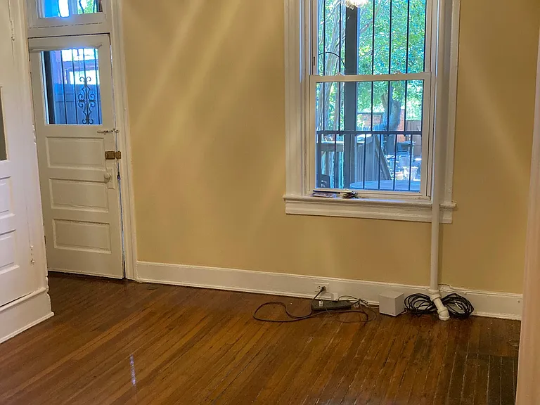 2802 Saint Paul St #1R — Photo 6