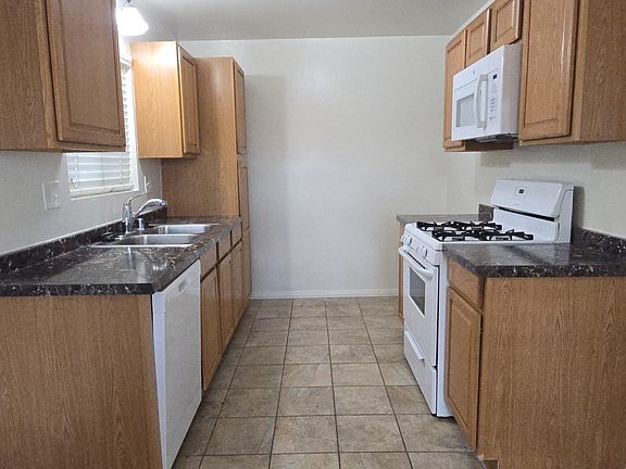 4th image of 553 E Lemon Ave APT 4