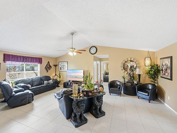 5th image of 331 SW Majestic Terrace