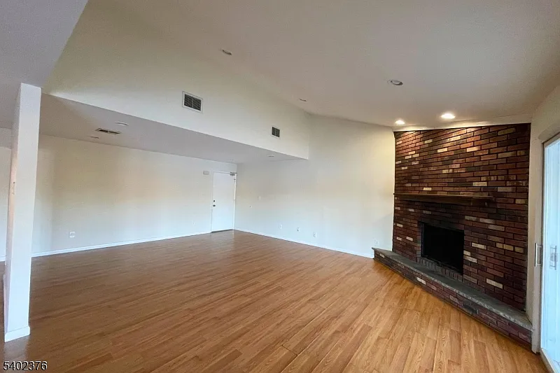2 bed, 2.0 bath, $2,000 — Photo 3