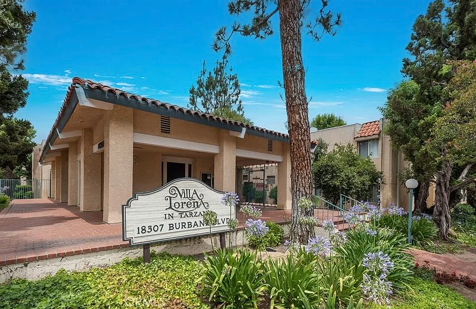 18307 Burbank Blvd #68