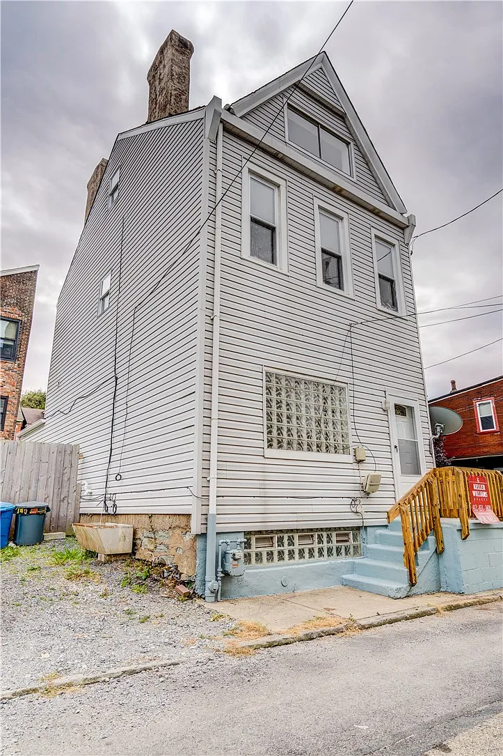 Building Photo - 5264 Dresden Way
