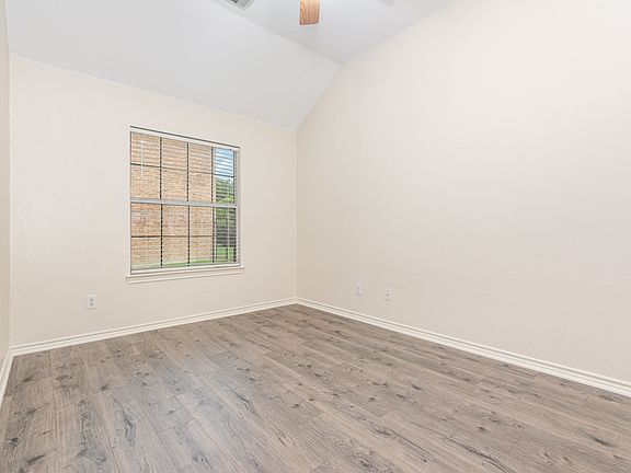 5th image of 1609 Lake Tawakoni Dr