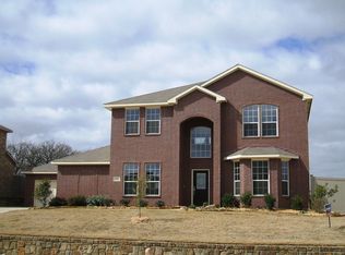900 Hidden Oaks Dr, Burleson, TX 76028