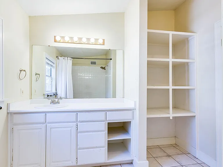 1119 Kenwood Dr — Photo 16
