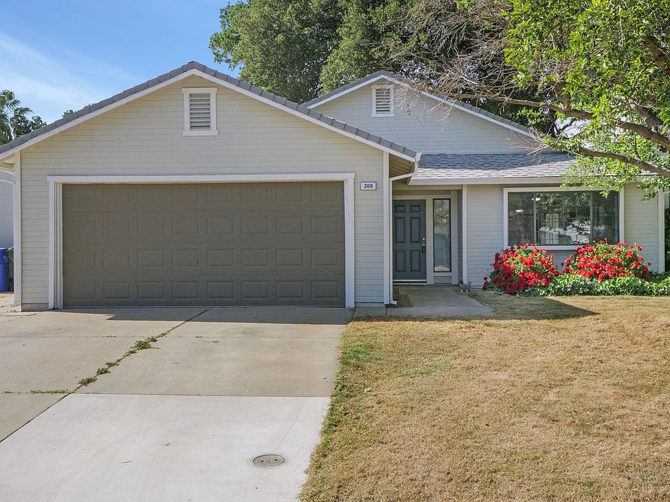 1st image of 209 Saddle Ct