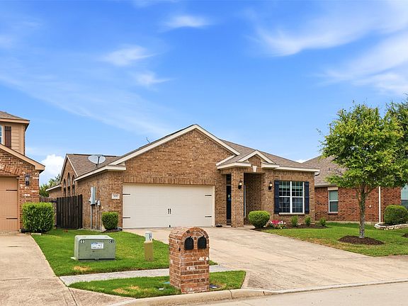 2nd image of 205 Oriole Dr