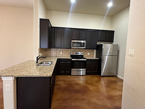 4th image of 10119 Westover Blf