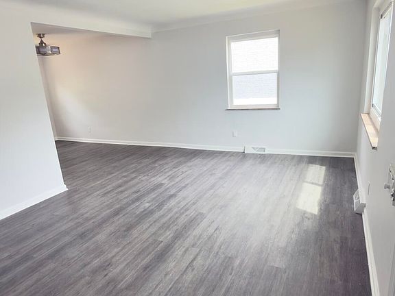 3rd image of 1078 Addice Way