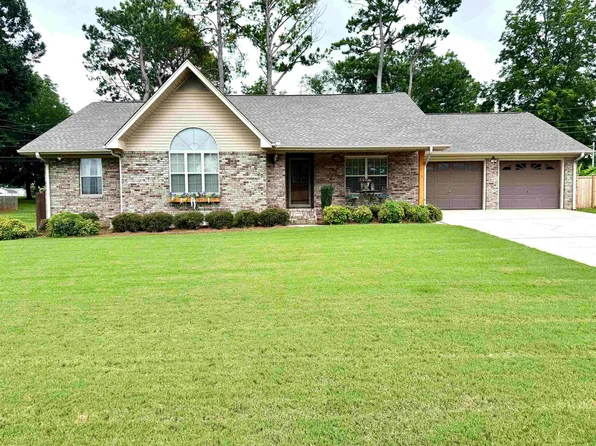 410 Highland Ave, Muscle Shoals, AL 35661