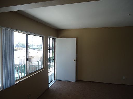 5th image of 3348 1/2 32nd St
