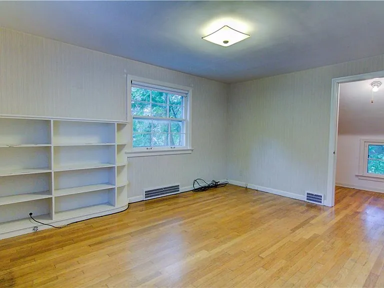 3297 Chelsea Dr — Photo 16