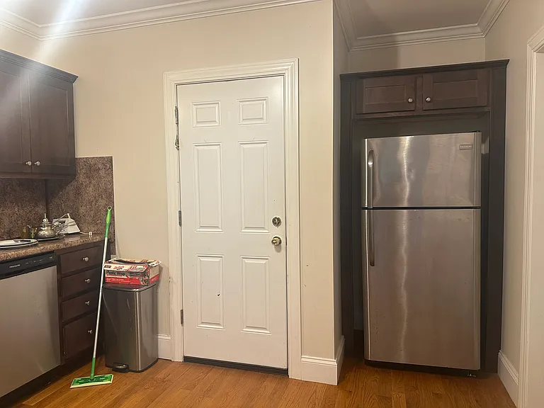 76 Stanley Ave #1 — Photo 4