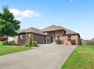 904 SW Caprington St, Bentonville, AR 72712