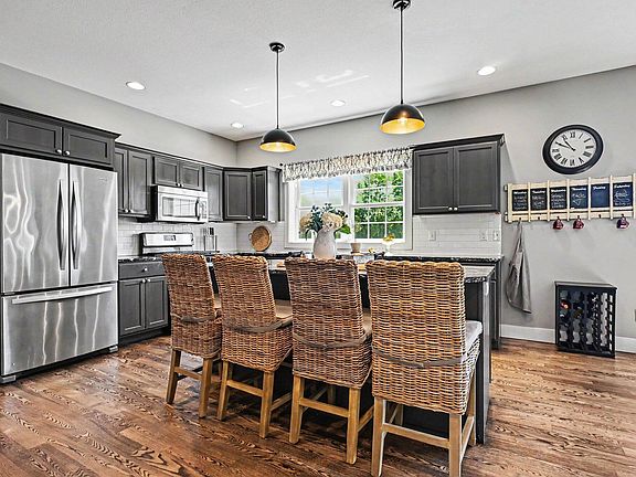 5th image of 6021 Racine Dr