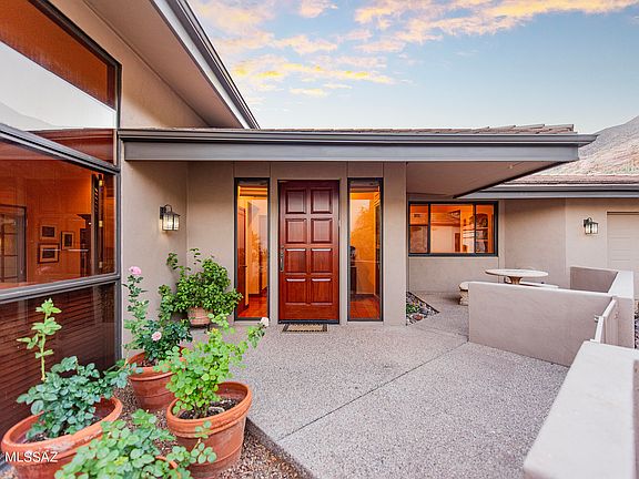 3rd image of 5732 E Finisterra Dr