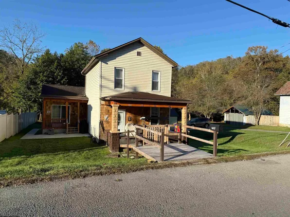 724 W Main St, Grafton, WV 26354