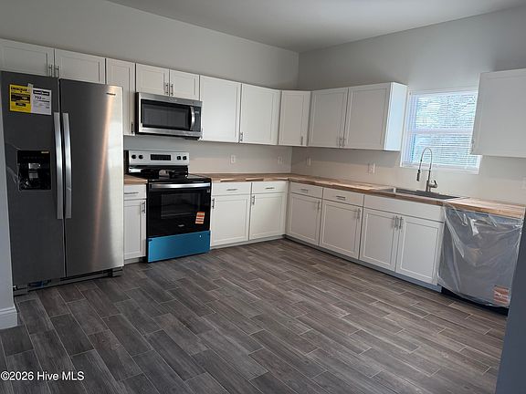3rd image of 711 Tallman Circle