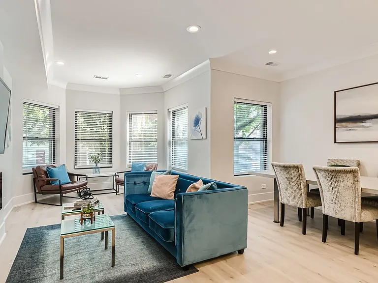1420 W Winnemac Ave #3 — Photo 2