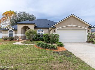 395 Martin Lakes Dr W, Jacksonville, FL 32220