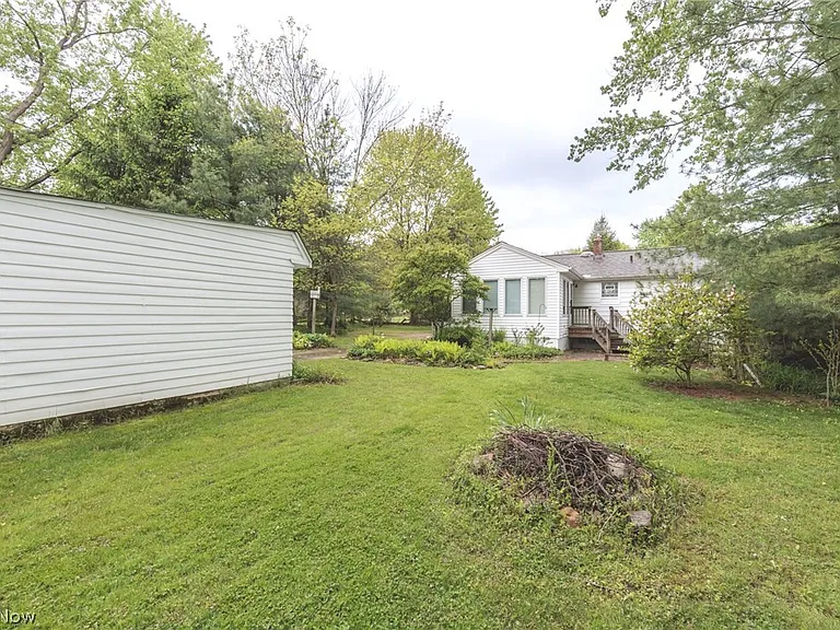 7381 Portage St — Photo 48