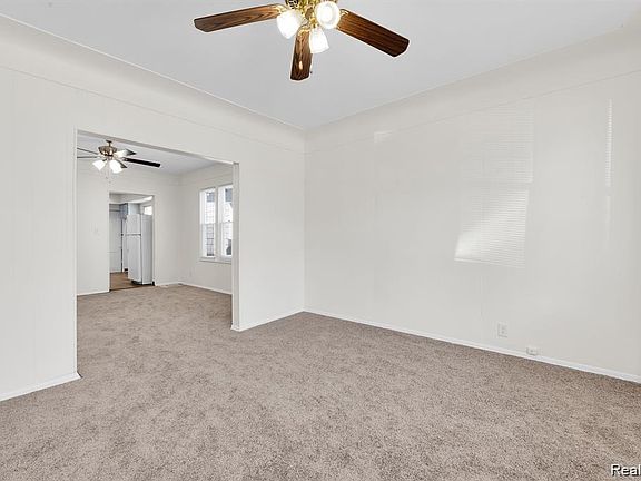 5th image of 3135 Belmont St
