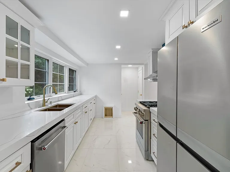 115 Old Mill Rd — Photo 16