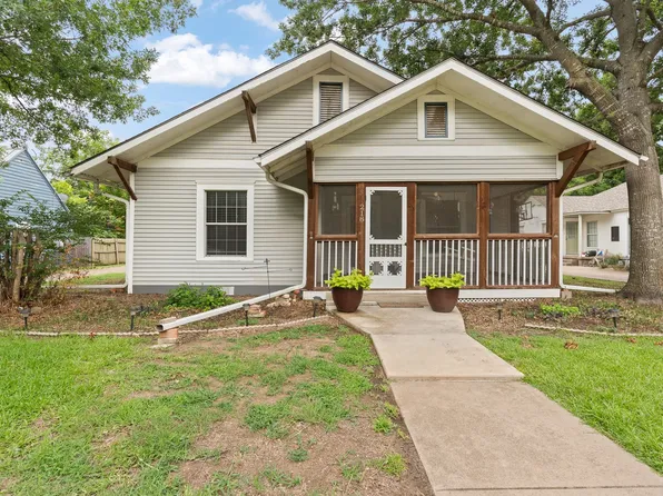 218 Bellevue Dr, Cleburne, TX 76033